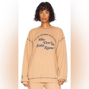 Mayfair The Inspiration S/M crewneck in tan